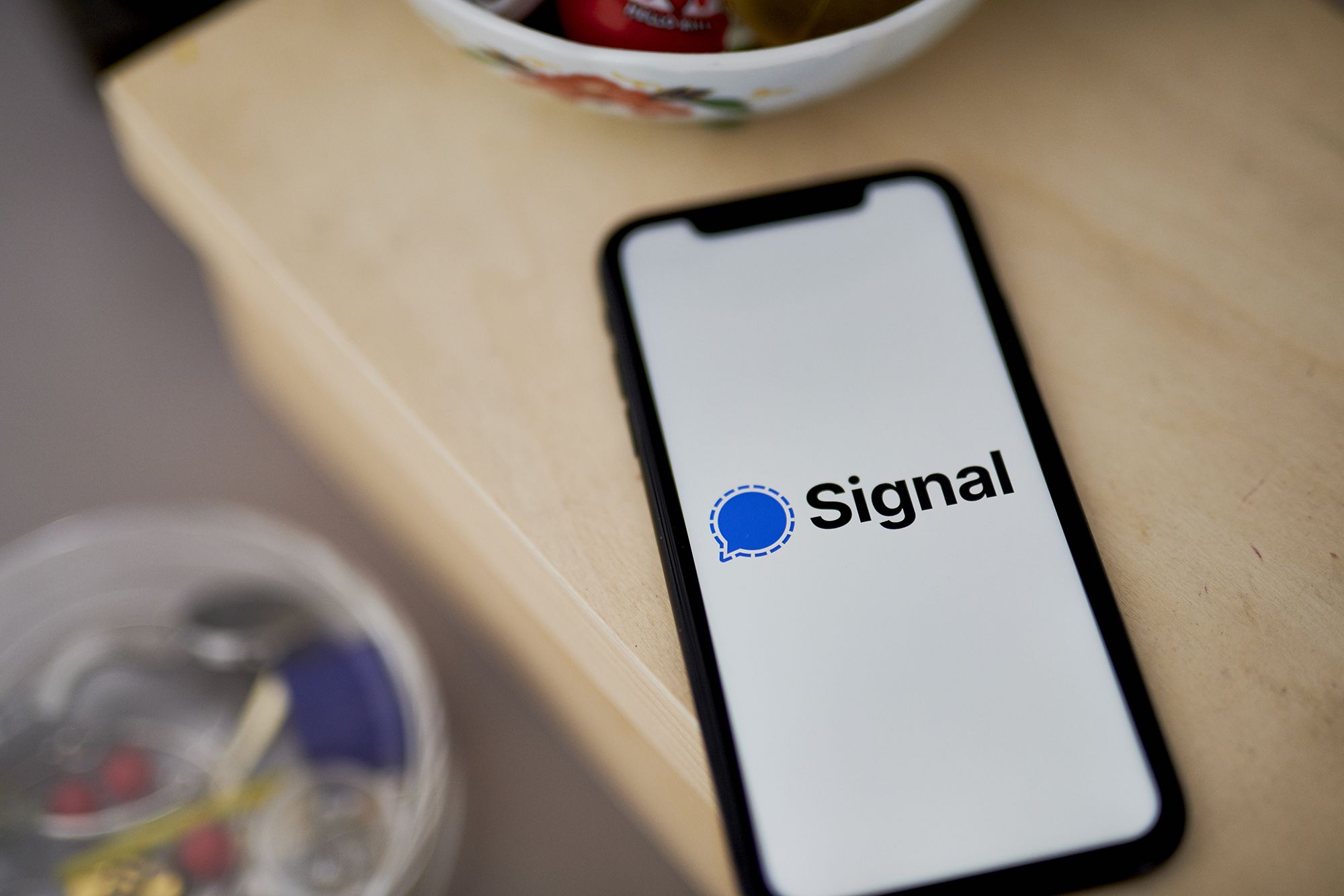 Signal Adding people
